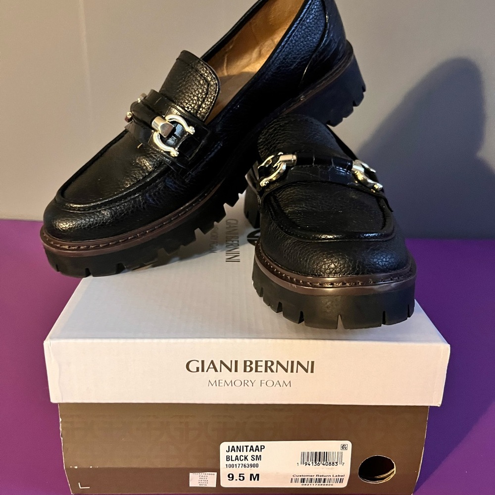 Gently used Gianni Bernini memory foam black Oxford size 9 1/2